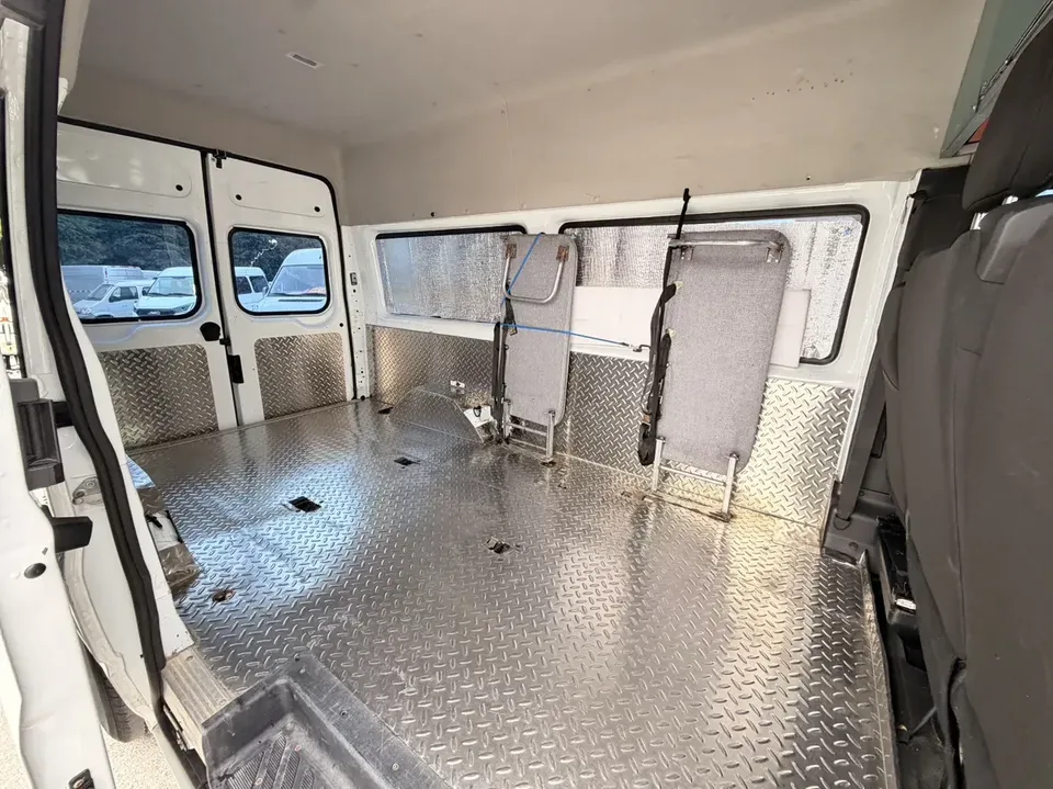 Jiangling Fushun Fushun 2023 2.0T automatic diesel mid-axle mid-top commercial multi-purpose passenger car 7 seats 2024 — thumbnail 4
