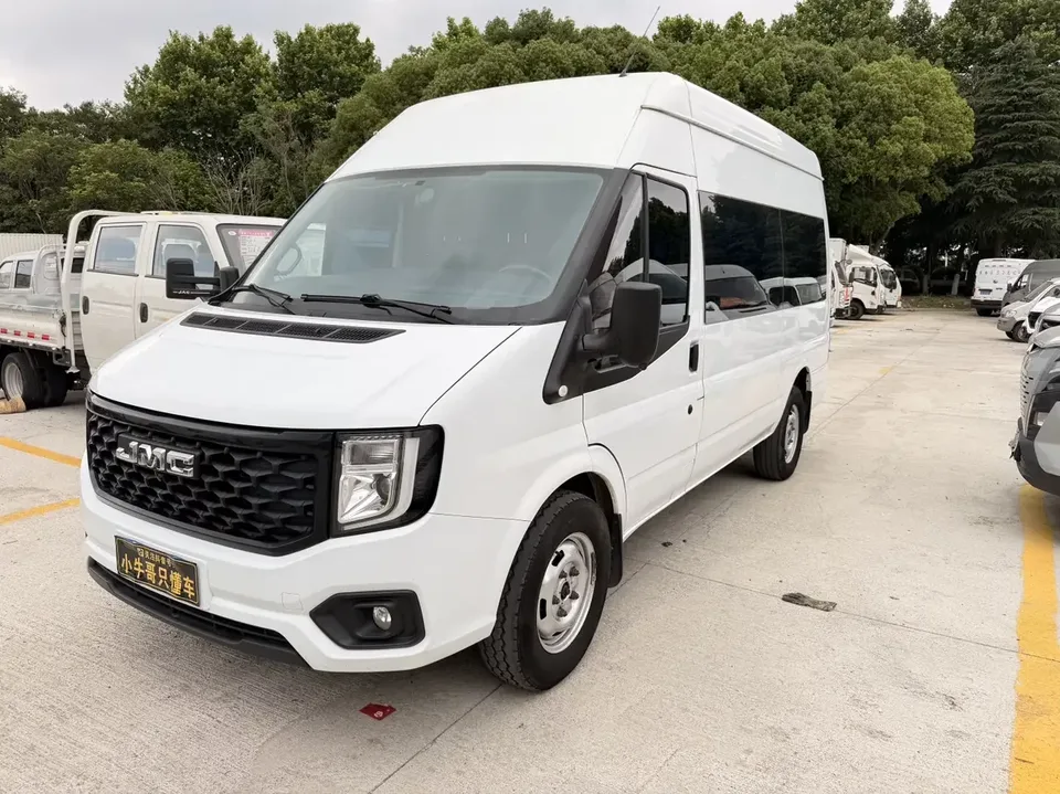 Jiangling Fushun Fushun 2023 2.0T automatic diesel mid-axle mid-top commercial multi-purpose passenger car 7 seats 2024 — photo 1, buy with delivery to Moscow