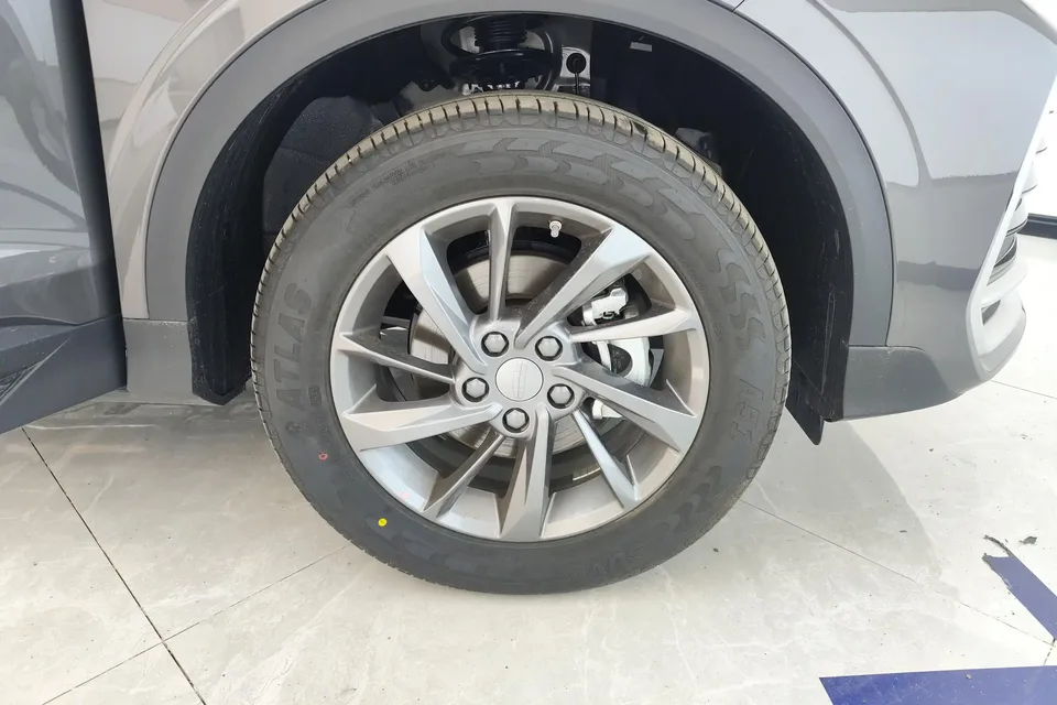 Geely Coolray SX11 Binyue 2025 Binyue L 1.5TD DCT Star Diamond Edition 2026 — thumbnail 3