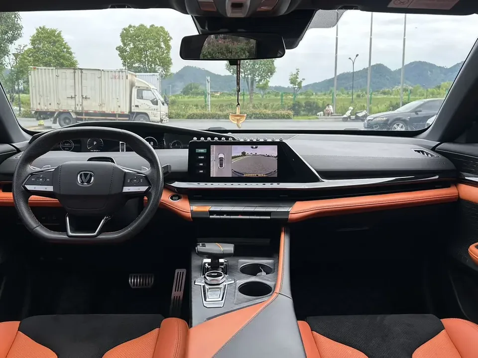 Changan UNI-V Changan UNI-V 2023 1.5T Smart Pilot 2023 — thumbnail 3