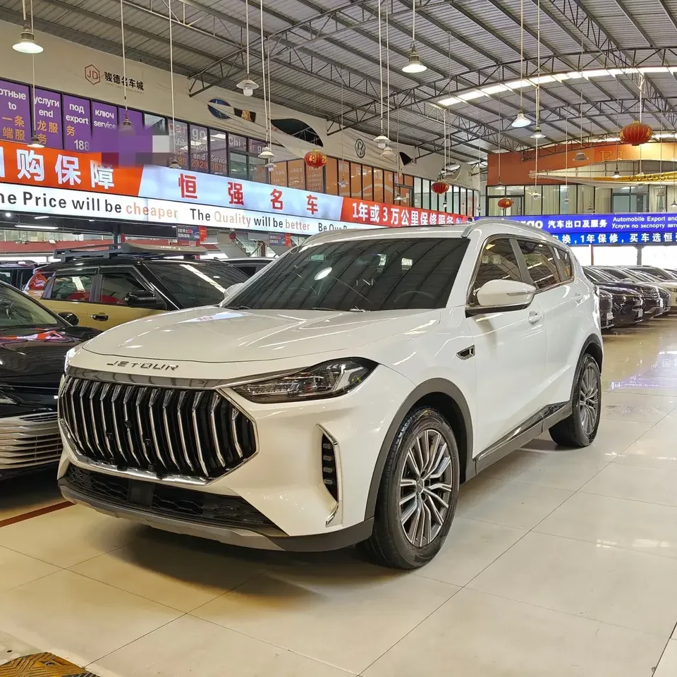 Jetour Jietu X70 PLUS Jietu X70 PLUS 2023 1.5T DCT Brave PLUS 5-seater 2024 — photo 1, buy with delivery to Moscow