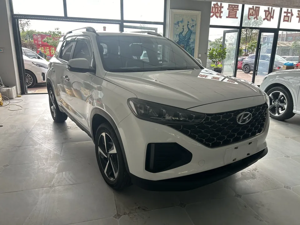 Hyundai ix35 Hyundai ix35 2021 240T GDi DCT 2WD Leading Edition GLS 2022 — photo 1, buy with delivery to Moscow