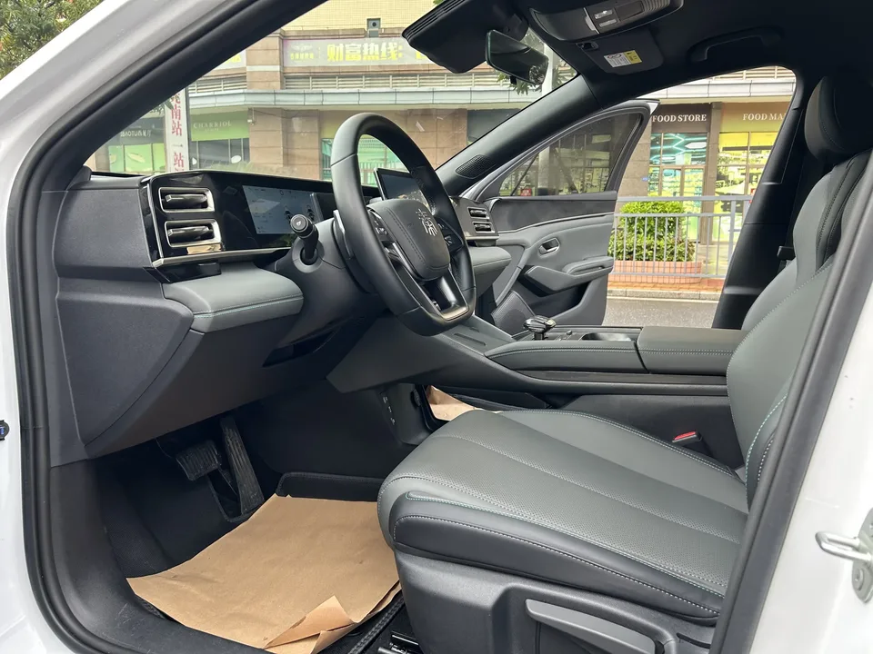 BYD Qin L DM Qin L DM 2025 Intelligent Driving Edition DM-i 80KM Leading Edition 2025 — thumbnail 4
