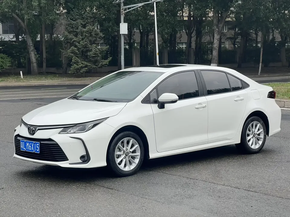 Toyota Corolla Corolla 2021 1.2T S-CVT Elite PLUS Edition 2022 — photo 1, buy with delivery to Moscow