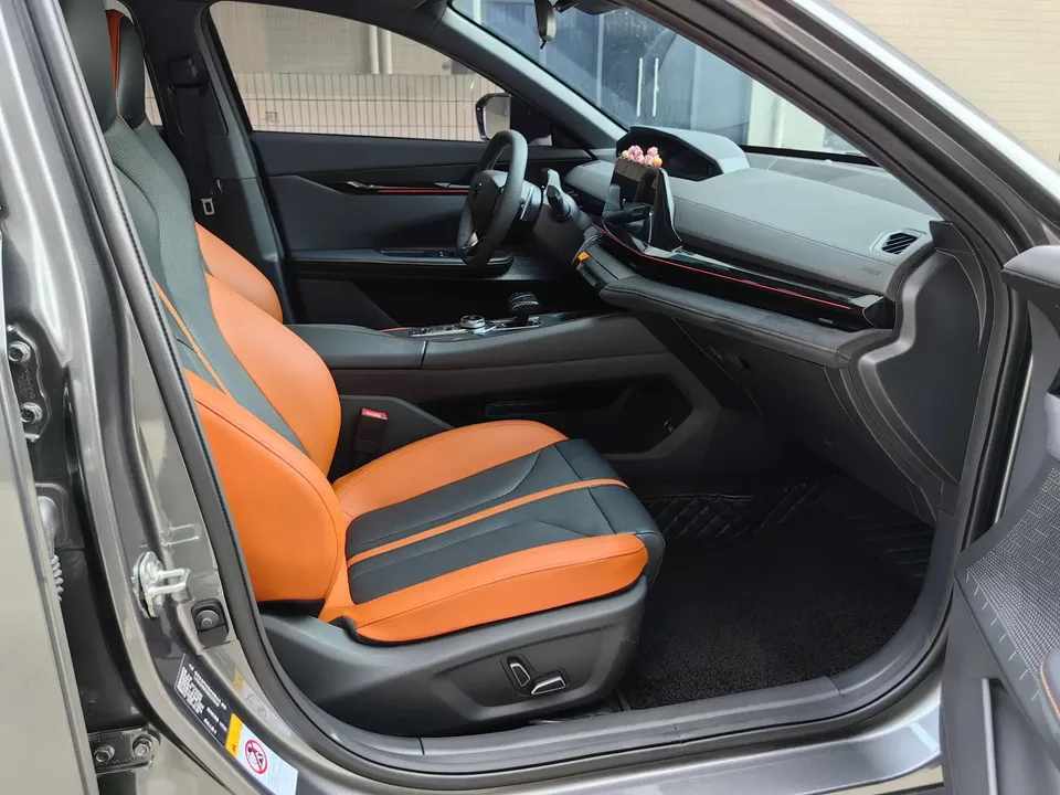 Changan UNI-V Changan UNI-V 2024 1.5T Premium 2024 — thumbnail 4