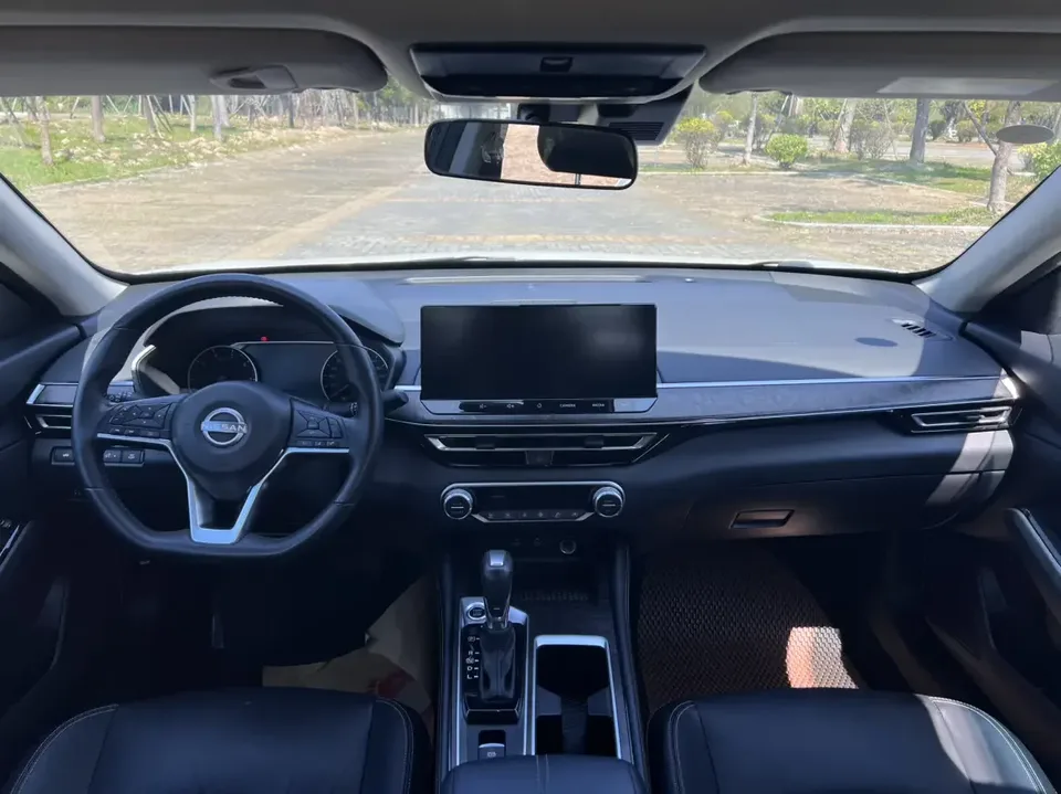 Nissan Altima Sound of nature 2022 2.0L XL-TLS Enjoy Edition 2023 — thumbnail 3