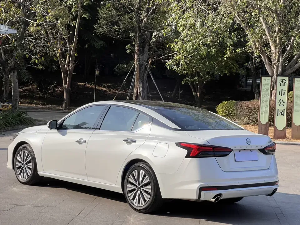 Nissan Altima Sound of nature 2022 2.0L XL-TLS Enjoy Edition 2023 — thumbnail 4