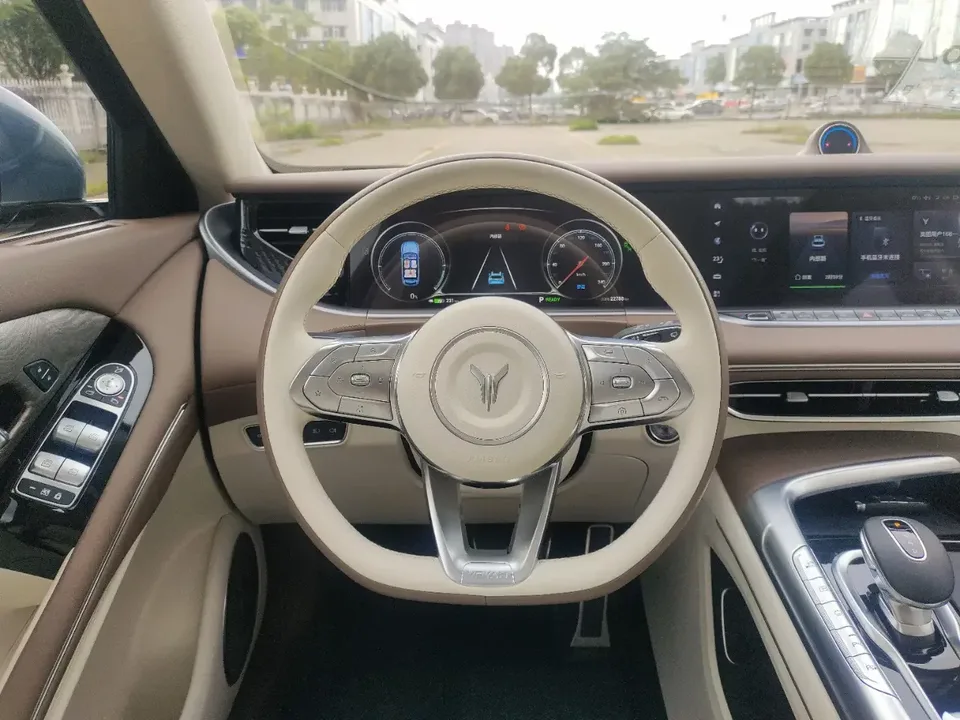 Voyah Lantu FREE Lantu FREE 2021 Four-wheel drive standard pure electric exclusive luxury package 2022 — thumbnail 4