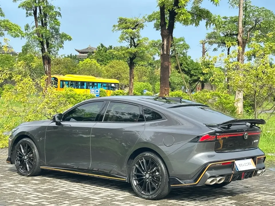 Changan UNI-V Changan UNI-V 2023 1.5T Sports Edition 2023 — thumbnail 2