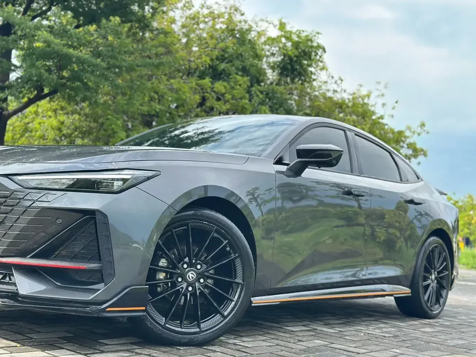 Changan UNI-V Changan UNI-V 2023 1.5T Sports Edition 2023 — thumbnail 3