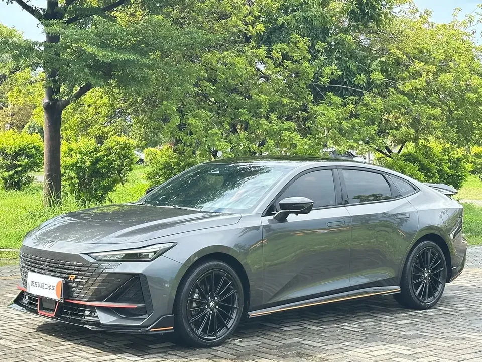 Changan UNI-V Changan UNI-V 2023 1.5T Sports Edition 2023 — photo 1, buy with delivery to Moscow
