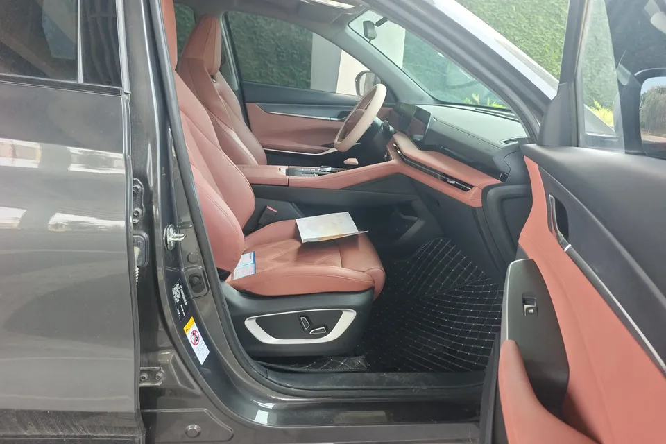 Changan CS75PLUS Changan CS75 PLUS 2023 The third generation 1.5T automatic premium model 2024 — thumbnail 3