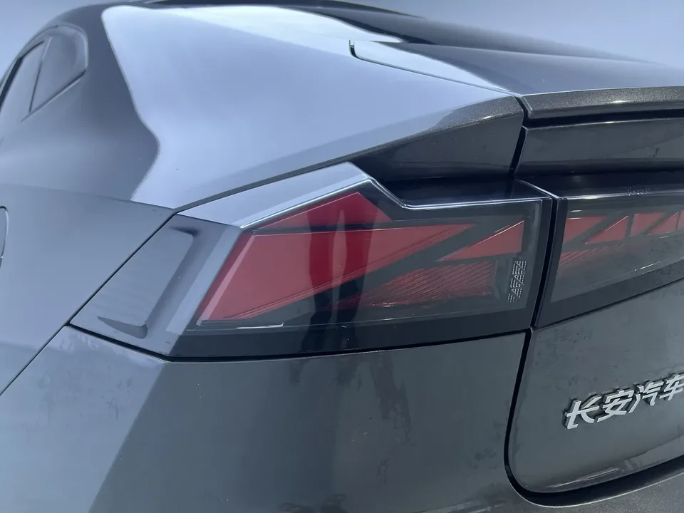 Changan UNI-V Changan UNI-V 2023 1.5T Premium 2024 — thumbnail 4