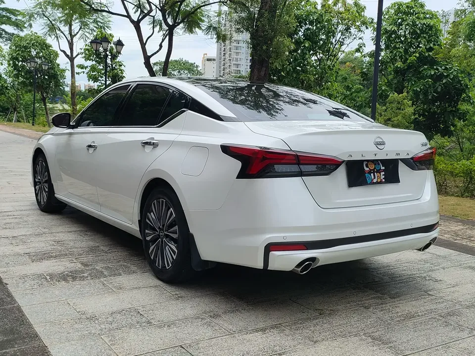 Nissan Altima Sound of nature 2022 2.0L XL-TLS Enjoy Edition 2023 — thumbnail 2
