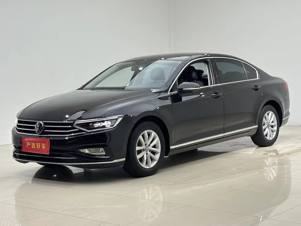 Volkswagen Magotan Magotan 2020 280TSI DSG Comfort 2022 — photo 1, buy with delivery to Moscow