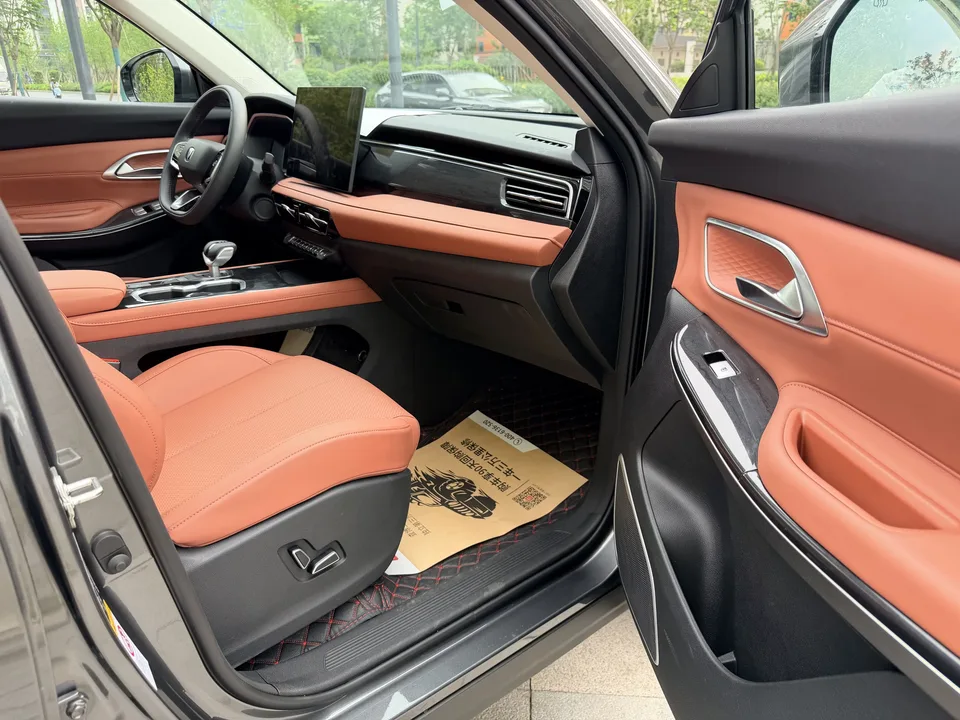 Changan CS75 Changan CS75 2026 PRO 1.5T DCT Premium 7-seater 2025 — thumbnail 3