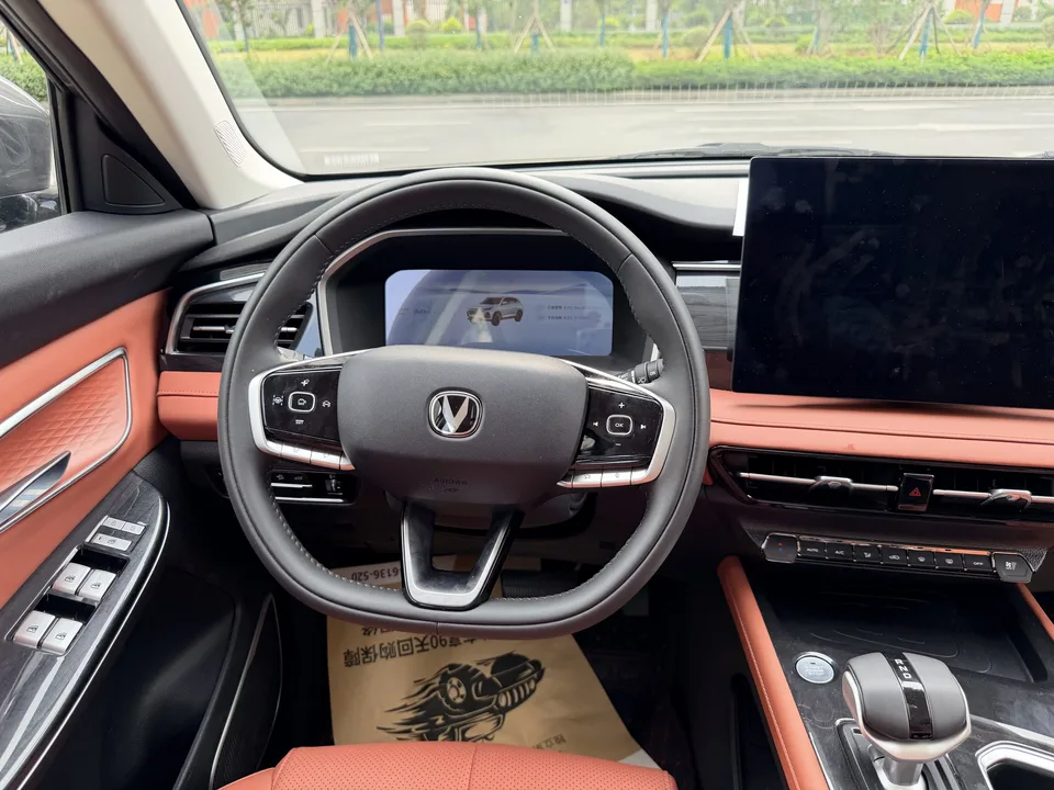 Changan CS75 Changan CS75 2026 PRO 1.5T DCT Premium 7-seater 2025 — thumbnail 4