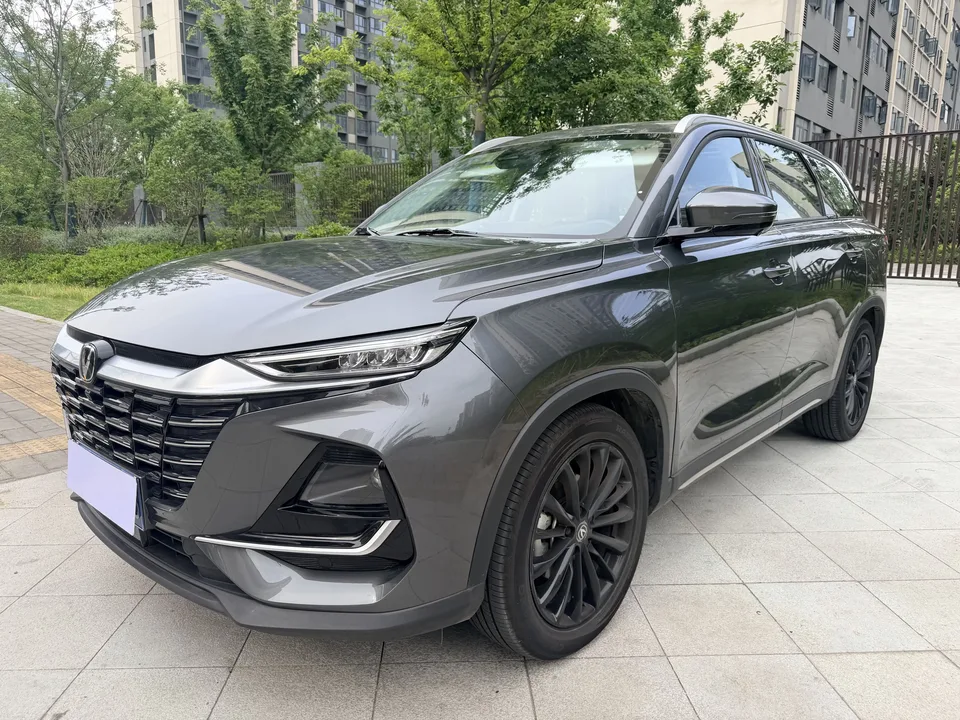 Changan CS75 Changan CS75 2026 PRO 1.5T DCT Premium 7-seater 2025 — photo 1, buy with delivery to Moscow