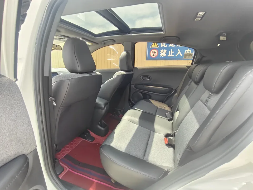 Honda WR-V HondaXR-V 2022 1.5L CVT Obsidian Edition 2022 — thumbnail 3