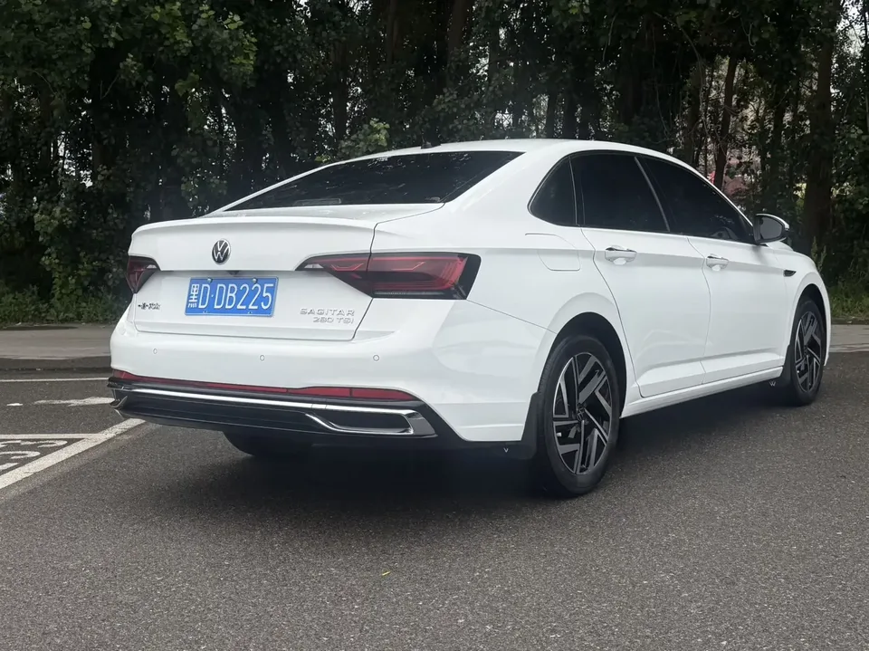 Volkswagen Sagitar Sagitar 2023 280TSI DSG Beyond Edition 2024 — thumbnail 2
