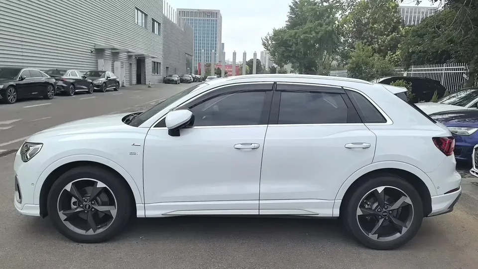 Audi Q3 Audi Q3 2022 35 TFSI Stylish Dynamic 2022 — thumbnail 4