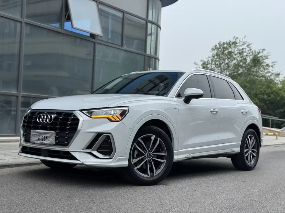 Audi Q3 Audi Q3 2022 35 TFSI Progressive Dynamic 2022 — photo 1, buy with delivery to Moscow