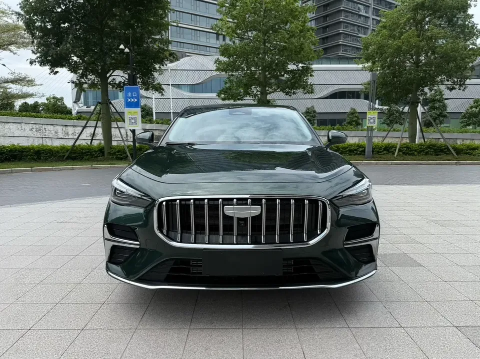 Geely Emgrand emgrand 2026 5th Generation 1.5T DCT Flagship Model 2025 — photo 1, buy with delivery to Moscow
