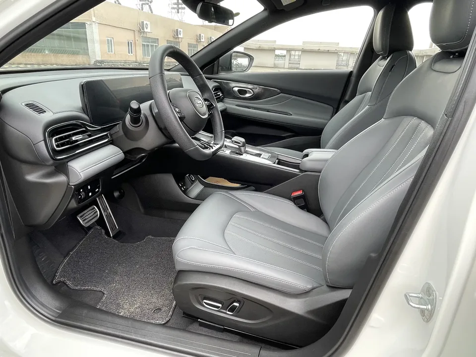 GAC Trumpchi Empow Shadow Leopard 2025 270T DCT R-Style Enjoy Edition 2025 — миниатюра 3