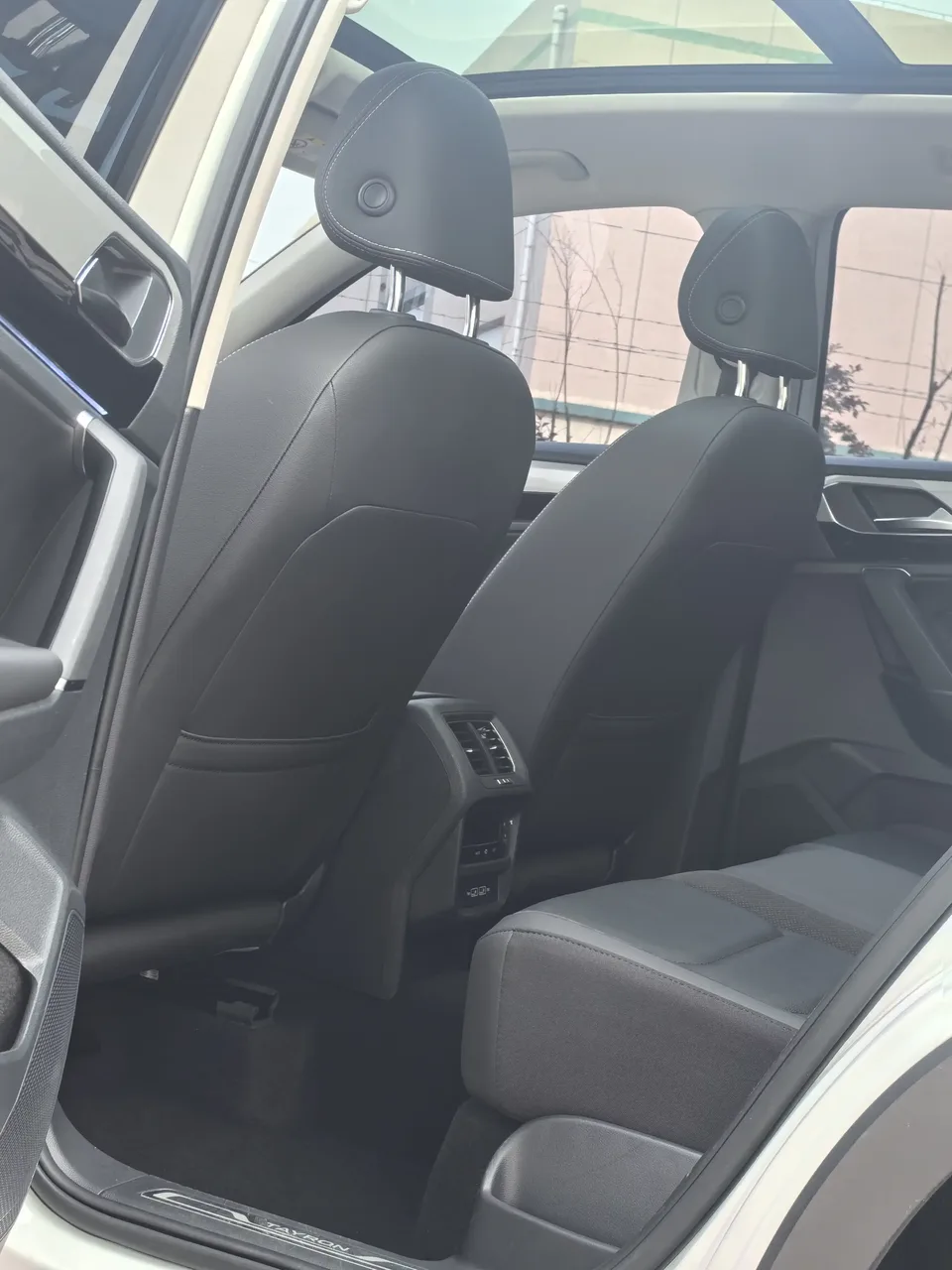 Volkswagen Tayron Tanyue 2022 280TSI 2WD Luxury Smart Edition 2022 — thumbnail 3