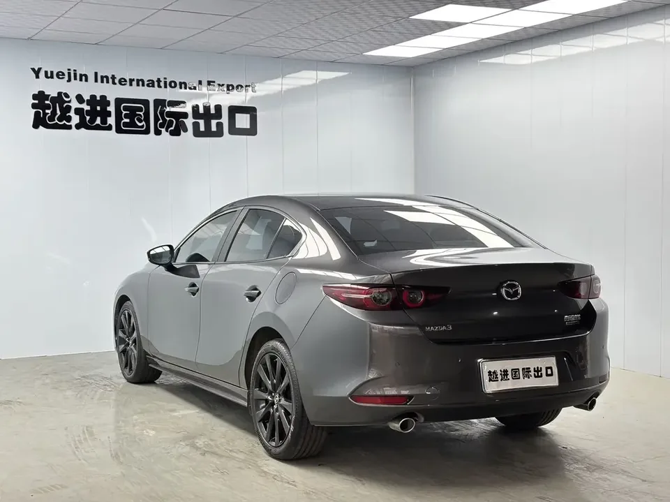 Mazda Axela Mazda3 Angkesela 2022 2.0L Automatic Premium Edition 2023 — thumbnail 4