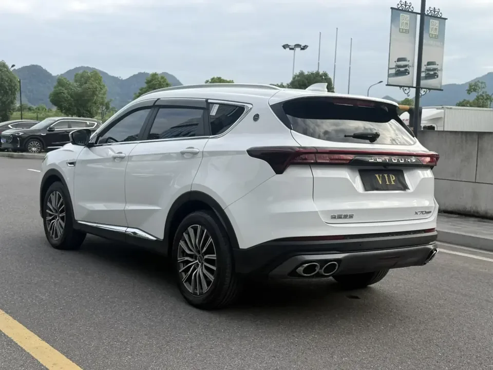 Jetour Jietu X70 PLUS Jietu X70 PLUS 2024 Champion Edition 1.5T DCT Champion MAX 7 Seaters 2024 — thumbnail 2