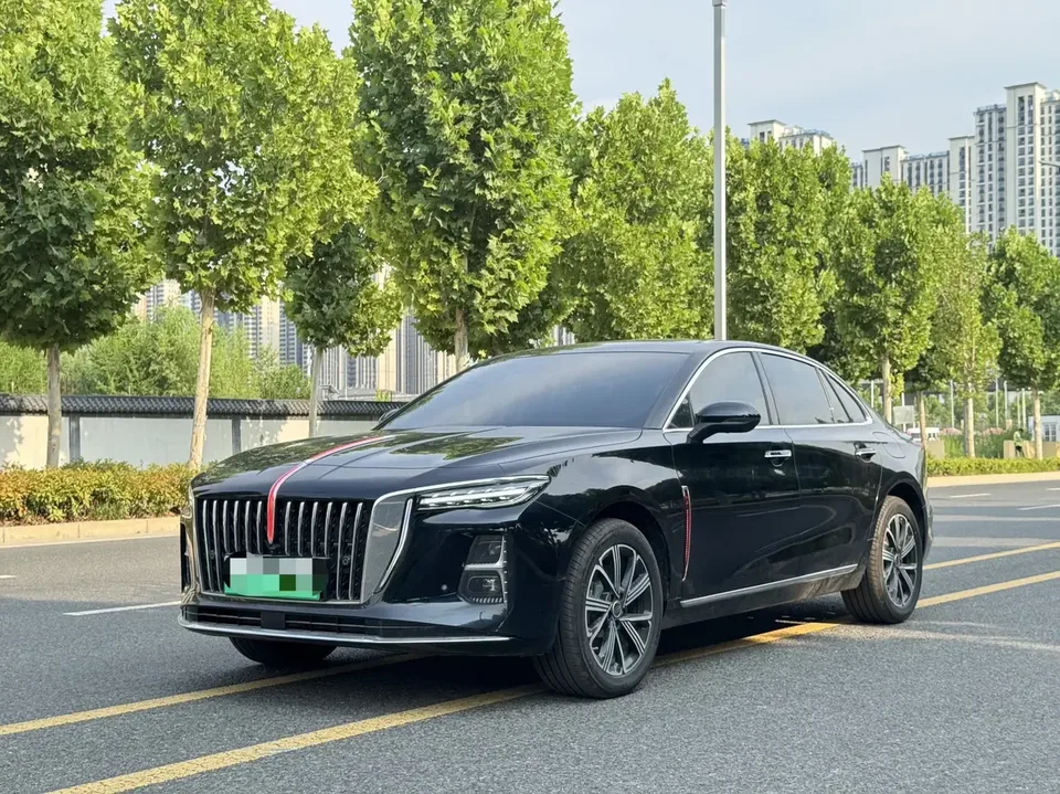 Hongqi H5 PHEV Hongqi H5 PHEV 2025 130 Super Mixed Version 2025 — photo 1, buy with delivery to Moscow