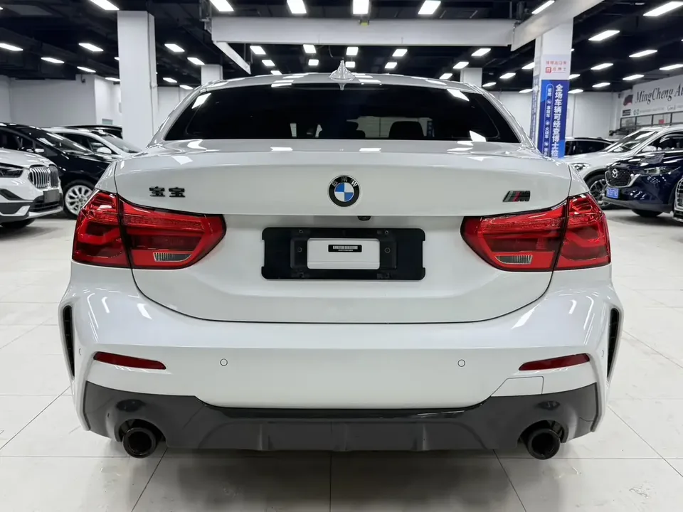 BMW 1 Series BMW 1 Series 2021 120i M Sport Night Edition 2022 — thumbnail 2