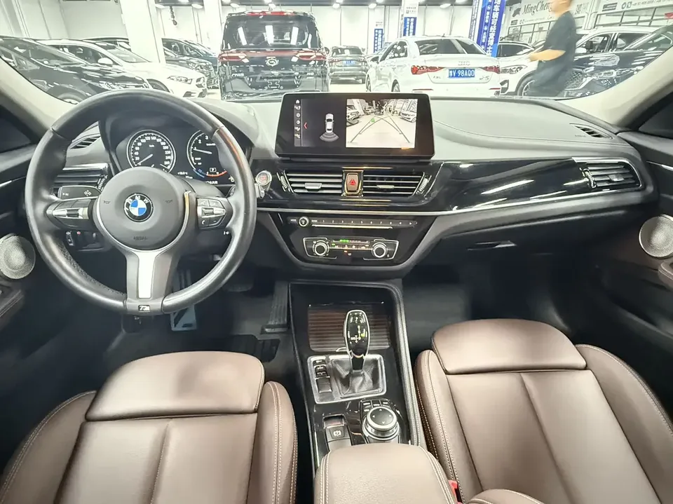BMW 1 Series BMW 1 Series 2021 120i M Sport Night Edition 2022 — thumbnail 4