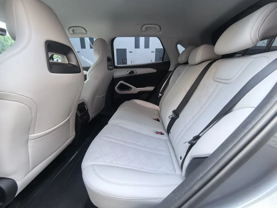 BYD Yuan Up Yuan UP 2025 Smart Driving Edition 401KM Vitality Edition 2026 — thumbnail 4
