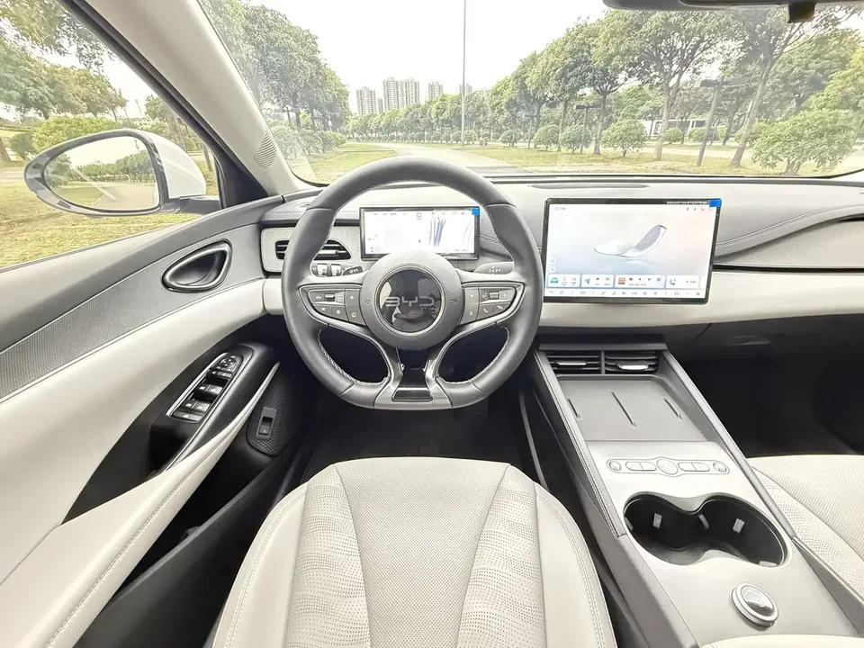 BYD Seal 06DM Travel Edition Seal 06DM Travel Edition 2025 DM-i 80KM Premium 2025 — thumbnail 3