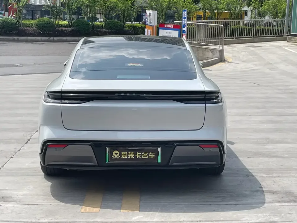 Geely Galaxy E8 Galaxy E8 2025 575km Exploration Smart Driving Edition 2025 — thumbnail 2