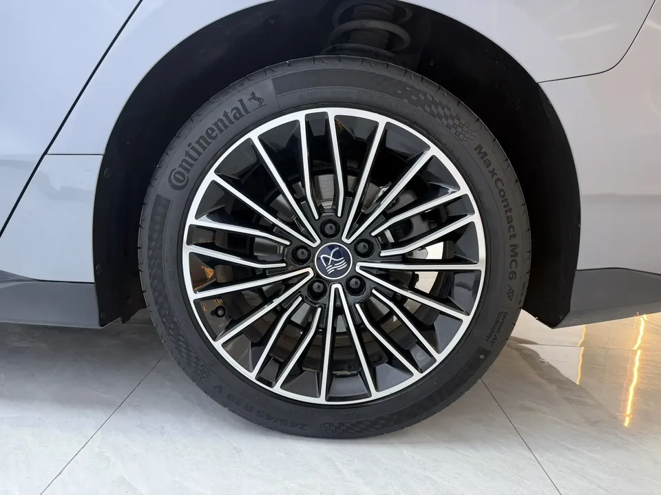 BYD Han DM Chinese DM 2023 DM-i Champion Edition 121KM Prestige 2023 — thumbnail 3