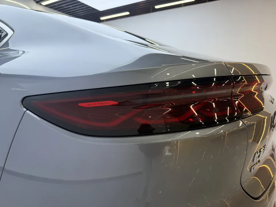 BYD Han DM Chinese DM 2023 DM-i Champion Edition 121KM Prestige 2023 — thumbnail 4