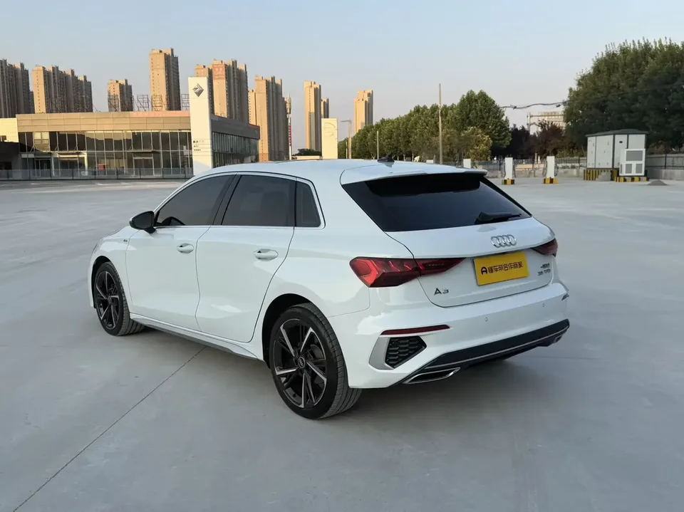Audi A3 Audi A3 2022 Sportback 35 TFSI Stylish and sporty 2022 — thumbnail 4
