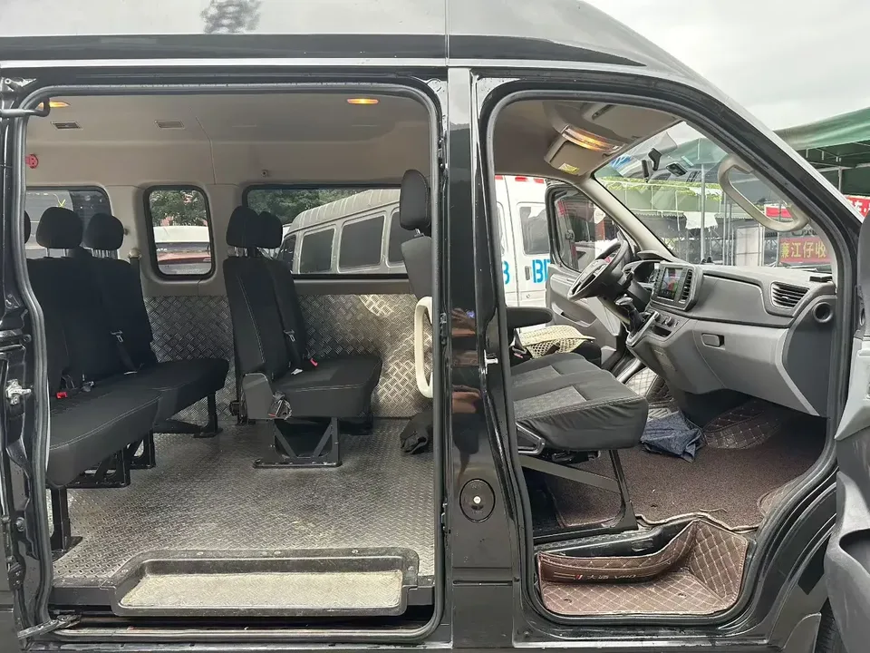 Datong Xintu V80 Xintu V80 2023 PLUS 2.0T AMT Business Traveler Long Axis Mid-Top 9 Seaters (3 Rows) 2023 — thumbnail 2