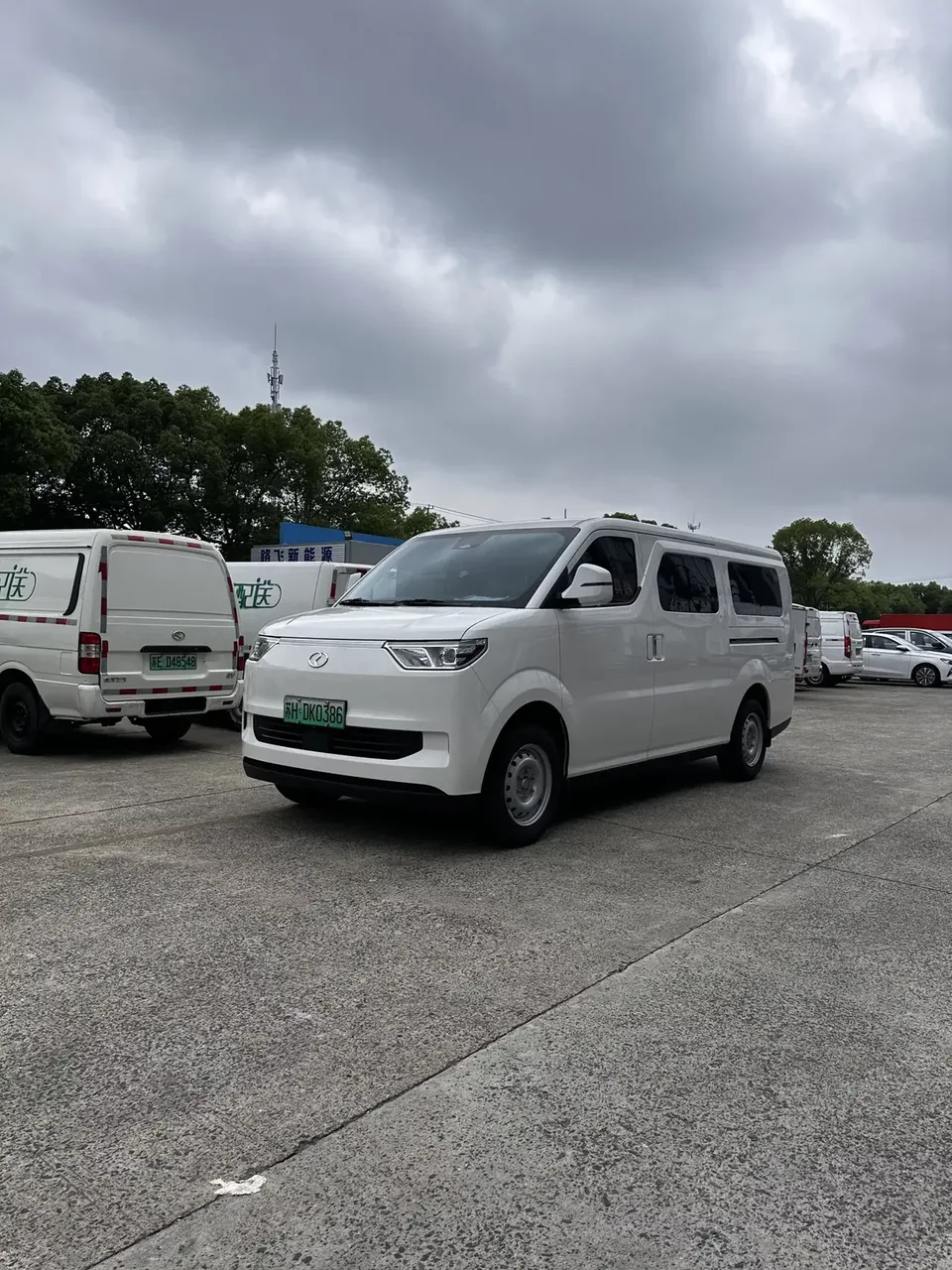 Ruichi EC75 Rich EC75 2025 Passenger Transport Intelligent Supercharger Version - Beyond Type I 52.16kWh 2025 — photo 1, buy with delivery to Moscow
