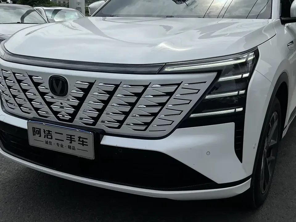 Changan CS75PLUS Changan CS75 PLUS 2025 The fourth generation 1.5T new Blue Whale smart flagship model 2025 — thumbnail 5