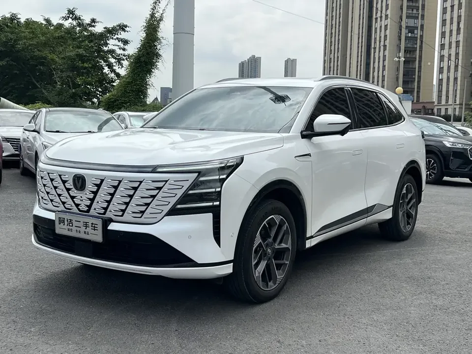 Changan CS75PLUS Changan CS75 PLUS 2025 The fourth generation 1.5T new Blue Whale smart flagship model 2025 — photo 1, buy with delivery to Moscow