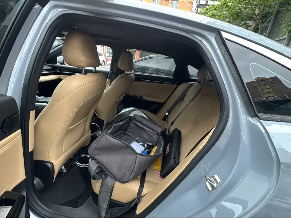 Geely Galaxy L6 Galaxy L6 2024 Longteng version 1.5T DHT 125km PLUS 2025 — thumbnail 3