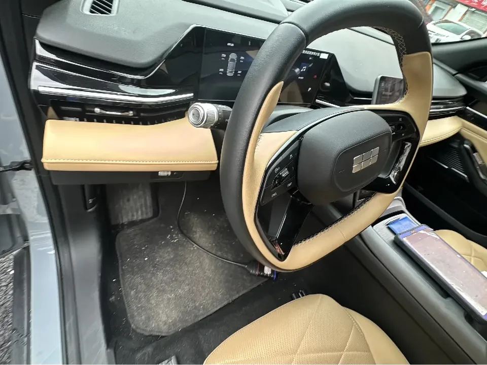 Geely Galaxy L6 Galaxy L6 2024 Longteng version 1.5T DHT 125km PLUS 2025 — thumbnail 4