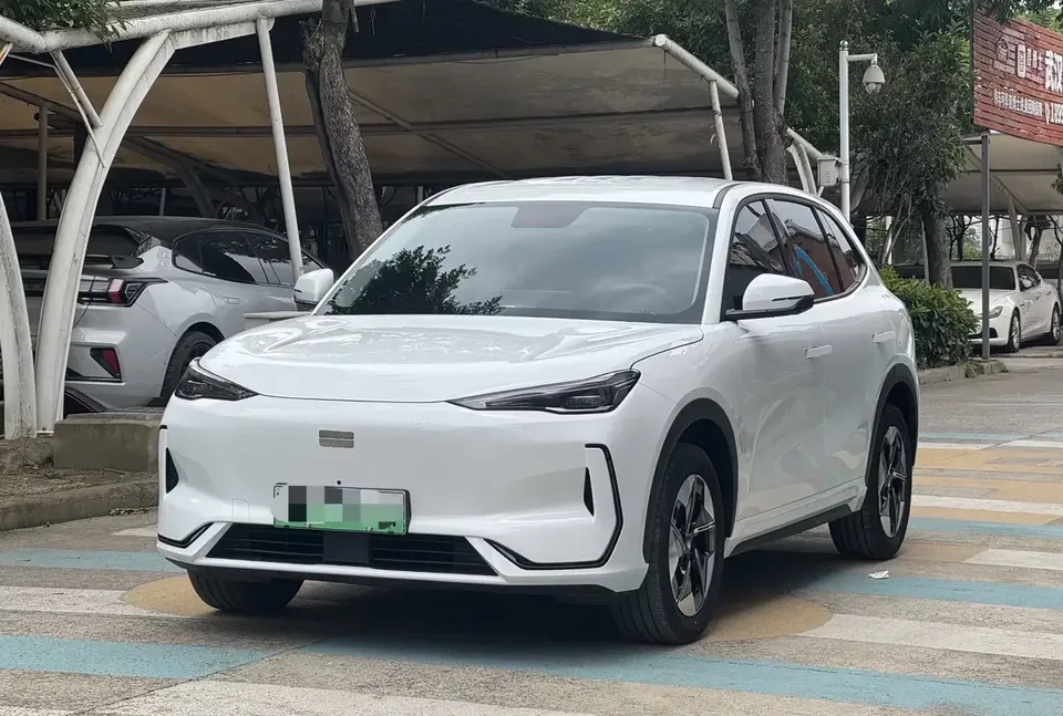 Geely Galaxy E5 Galaxy E5 2024 440km Departure Edition 2025 — photo 1, buy with delivery to Moscow
