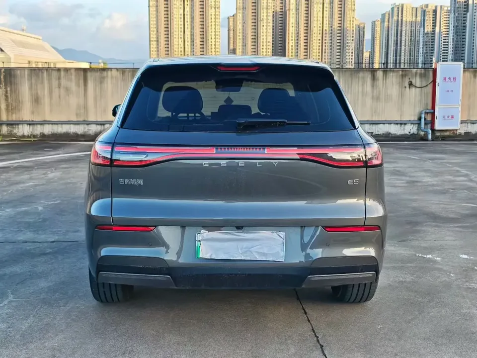 Geely Galaxy E5 Galaxy E5 2024 440km Explorer Edition 2025 — thumbnail 2