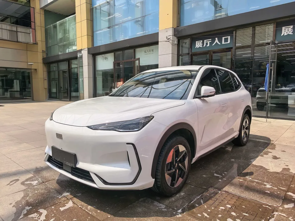 Geely Galaxy E5 Galaxy E5 2024 440km Departure Edition 2025 — photo 1, buy with delivery to Moscow