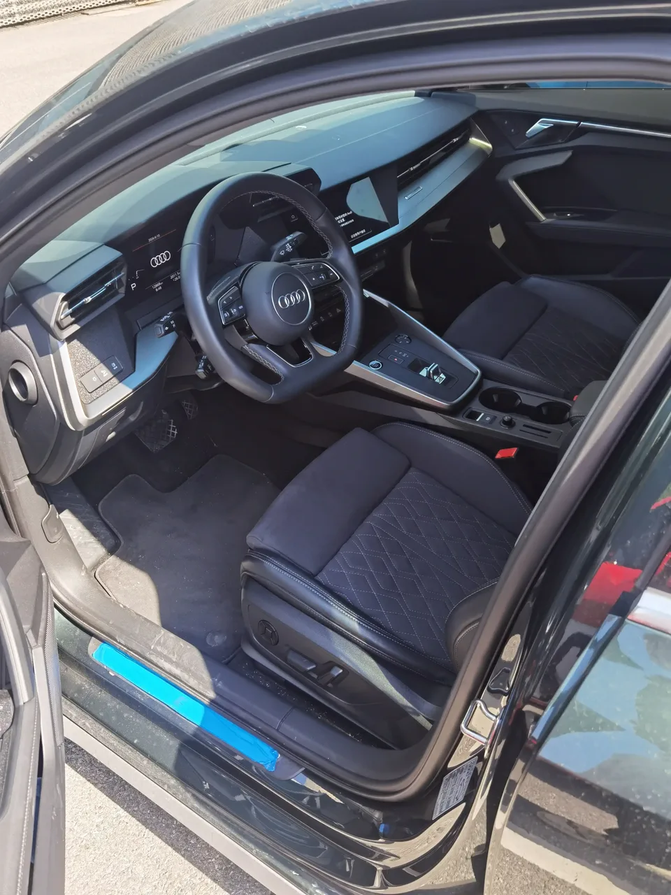 Audi A3 Audi A3 2024 Sportback 35 TFSI Luxury Sports 2024 — thumbnail 3